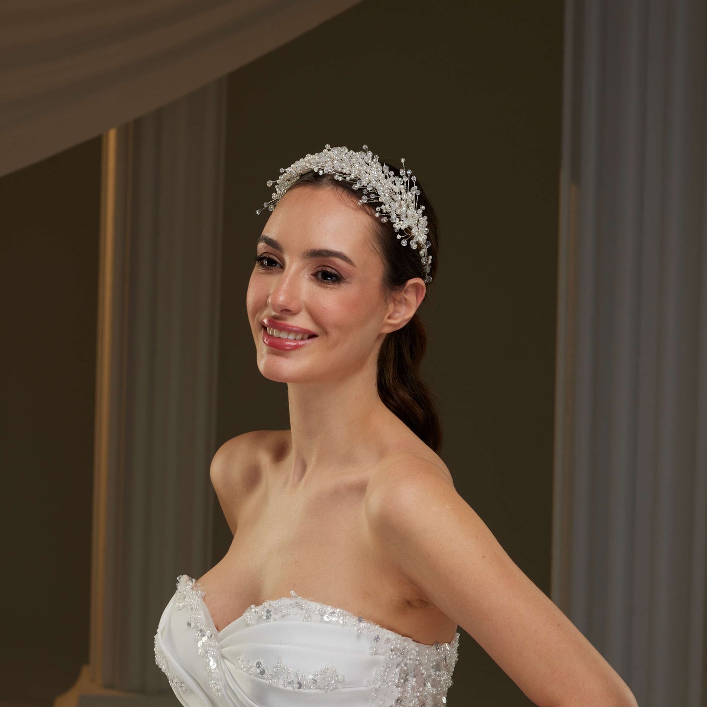 Elegant Bridal Hair Vine with Pearls