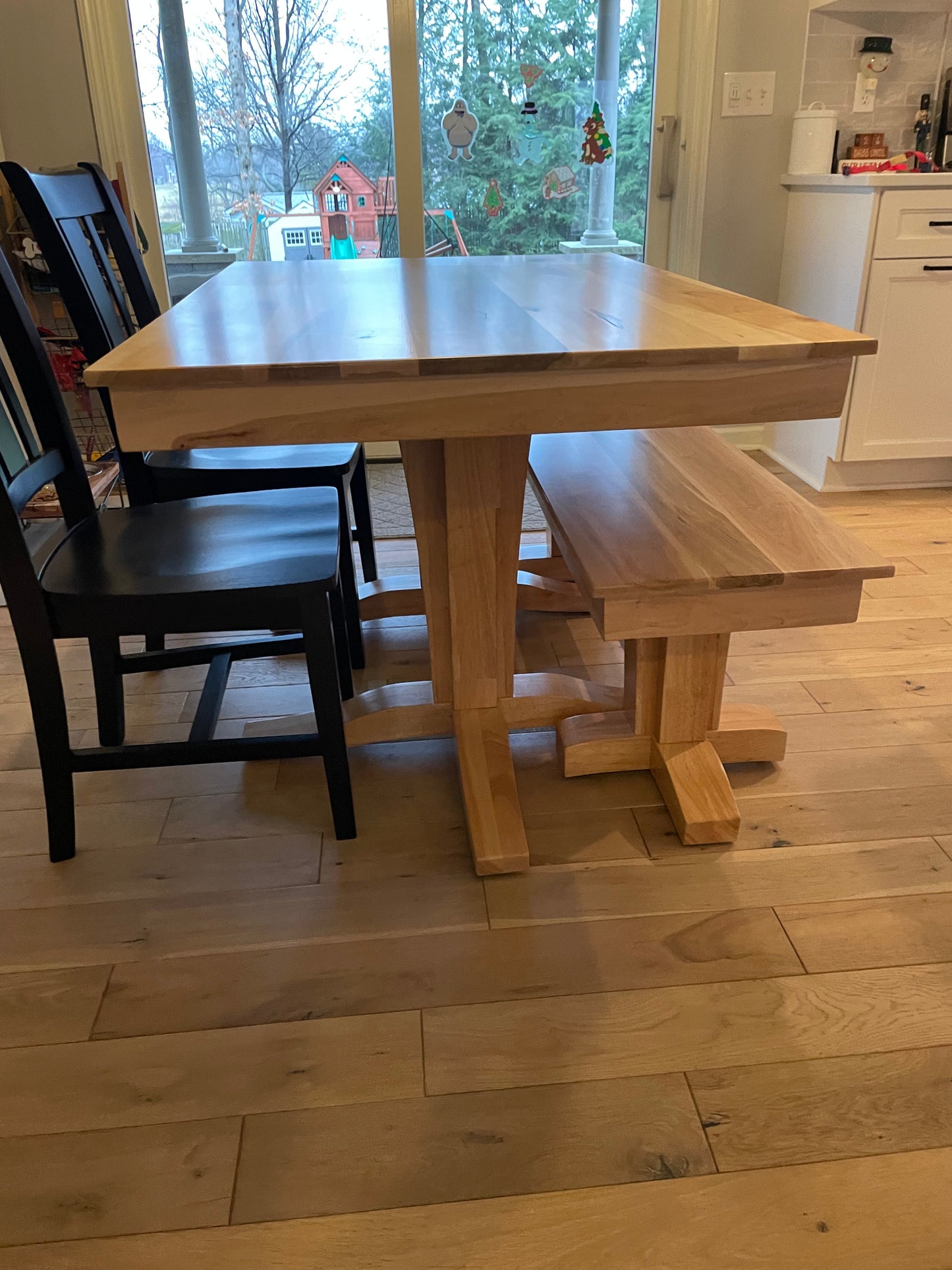 Terresa Style Dining Table