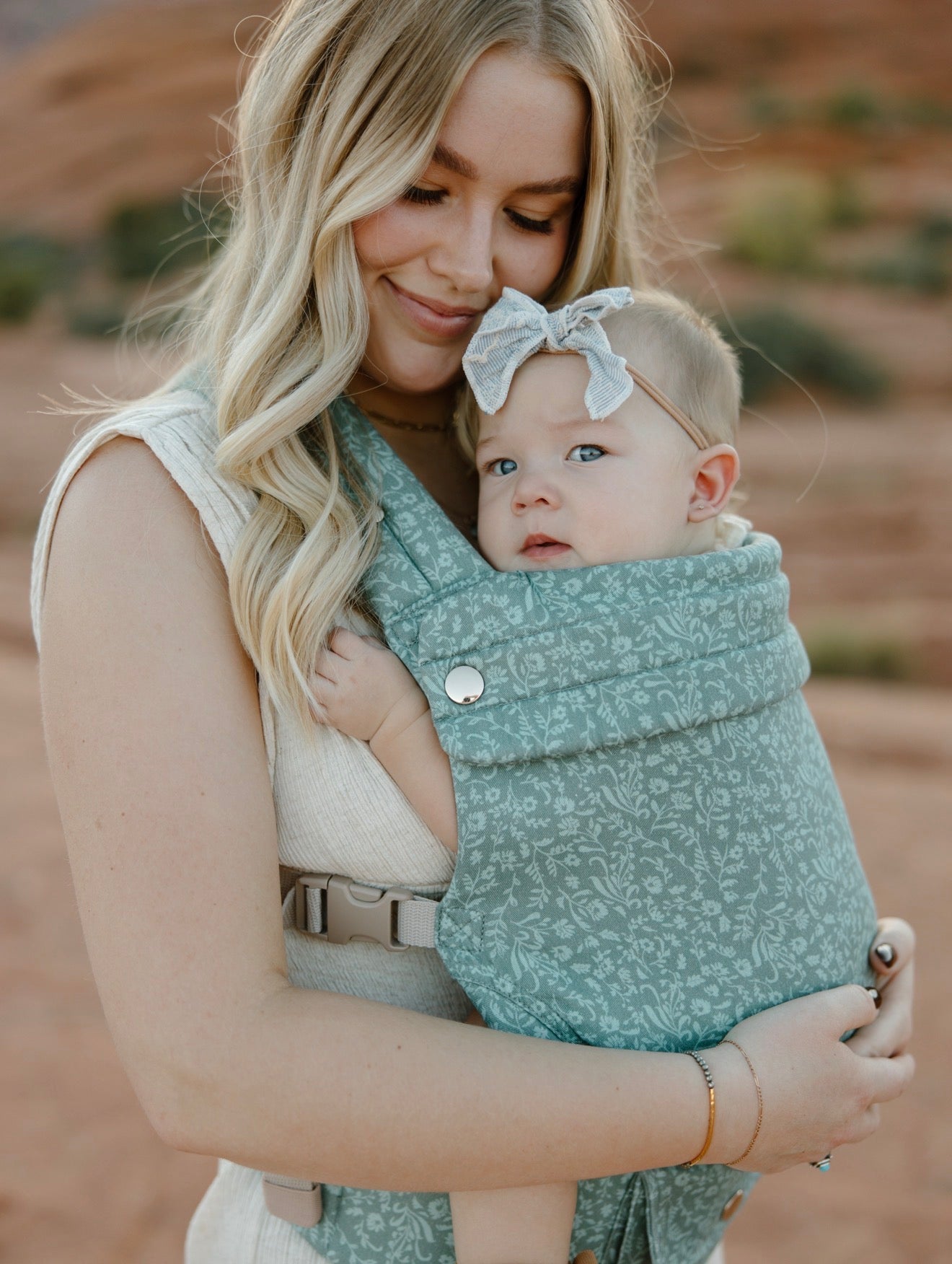 Coco Bloom – Baby Carrier With A Pocket