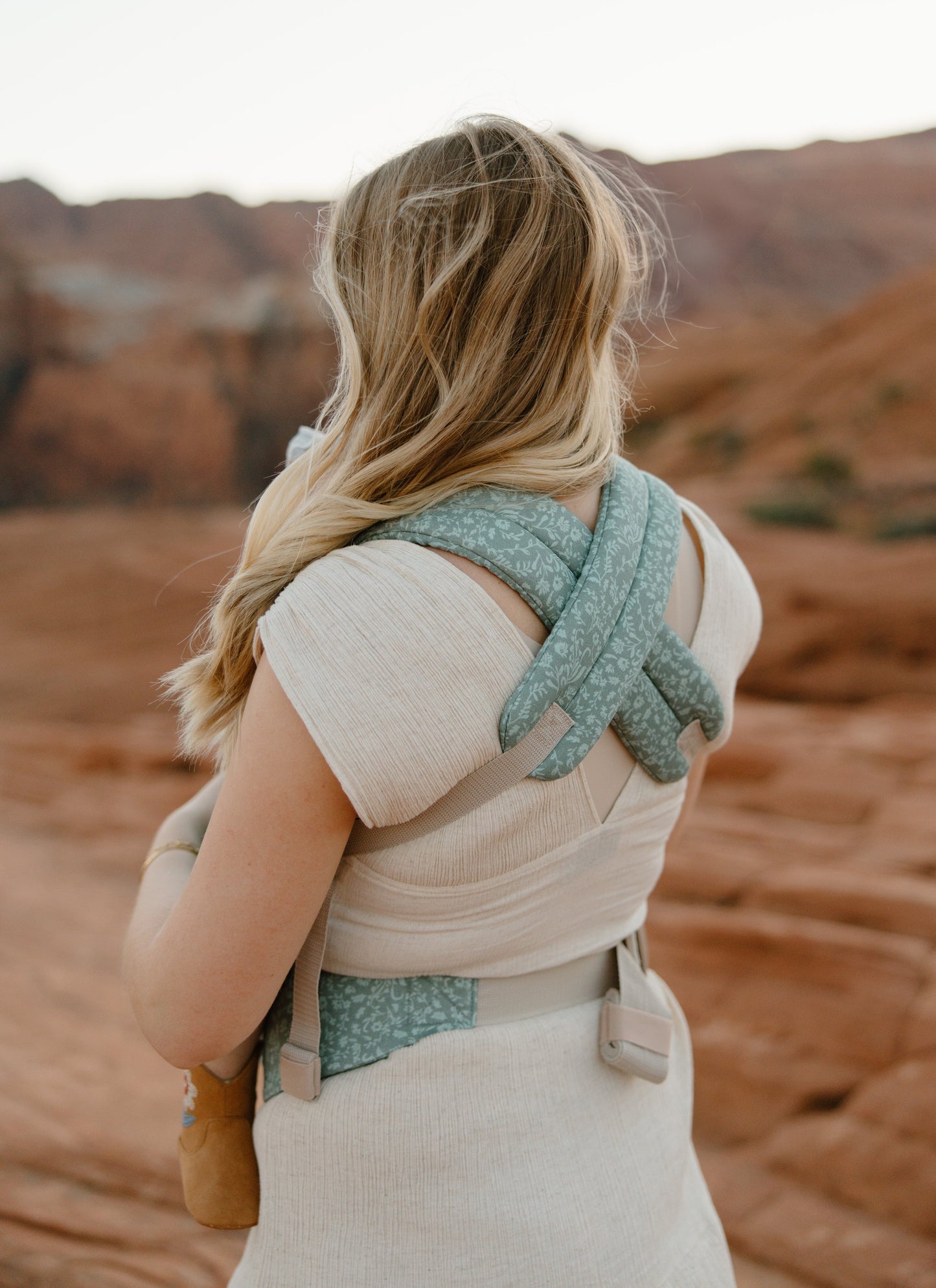 Coco Bloom – Baby Carrier With A Pocket