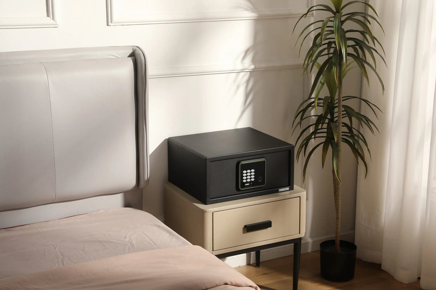 Hovia — Hotel and Home Safe