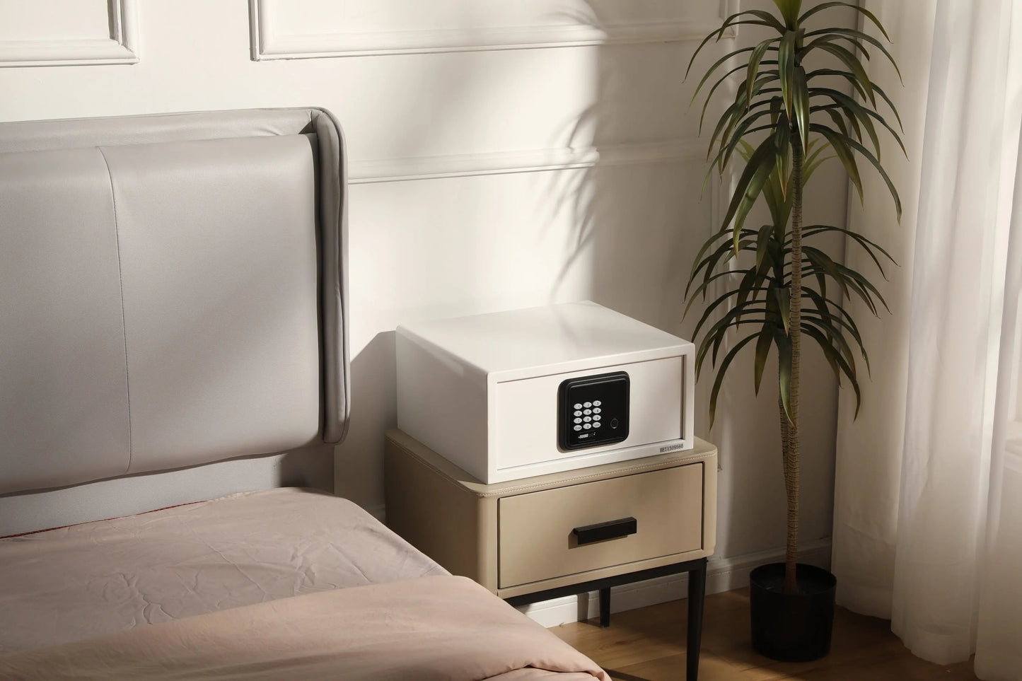 Hovia — Hotel and Home Safe