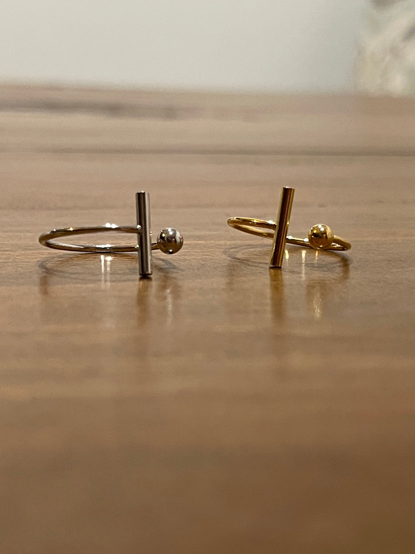 ball and t bar ring