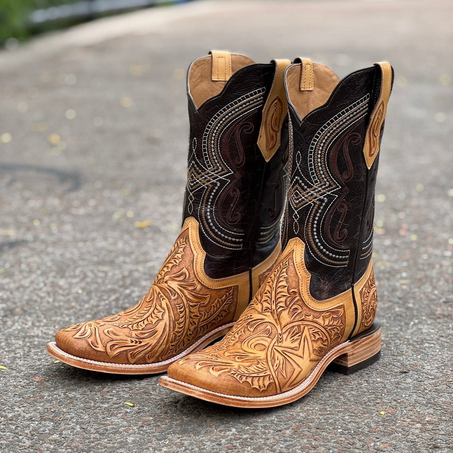 Men's Bulldog Hand Tooled Boots - Lone Star Orix