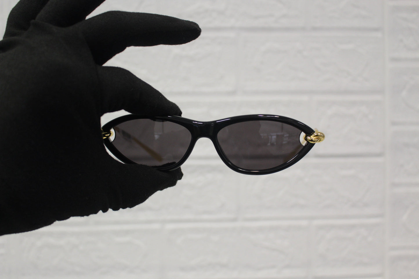 Bottega Veneta BV1390S-001 Sunglasses – Unisex Luxury Eyewear