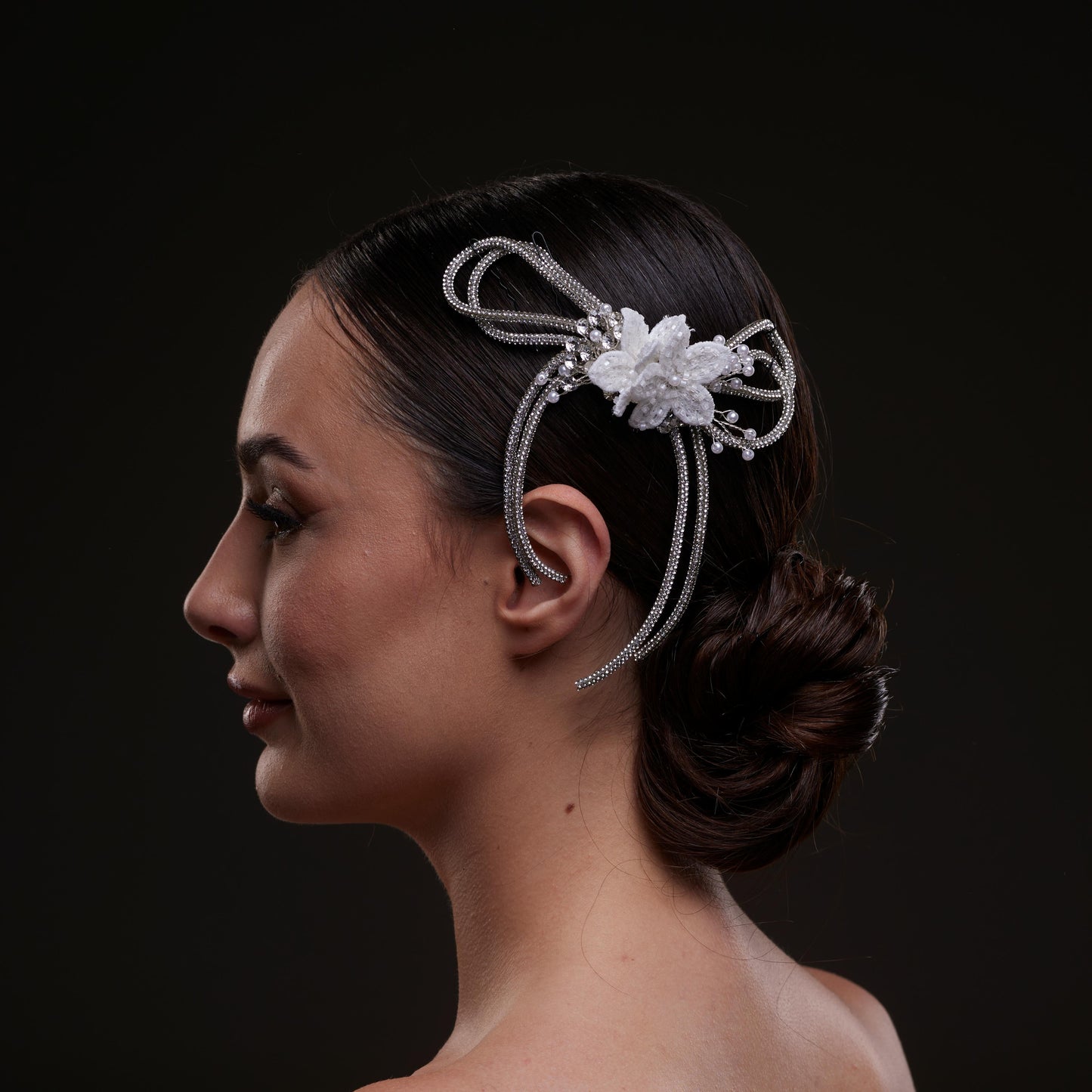 White Crystal & Pearl Hair Comb