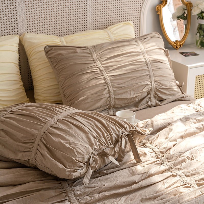 Coquette Ruffle Bedding Set with Ties / Pink