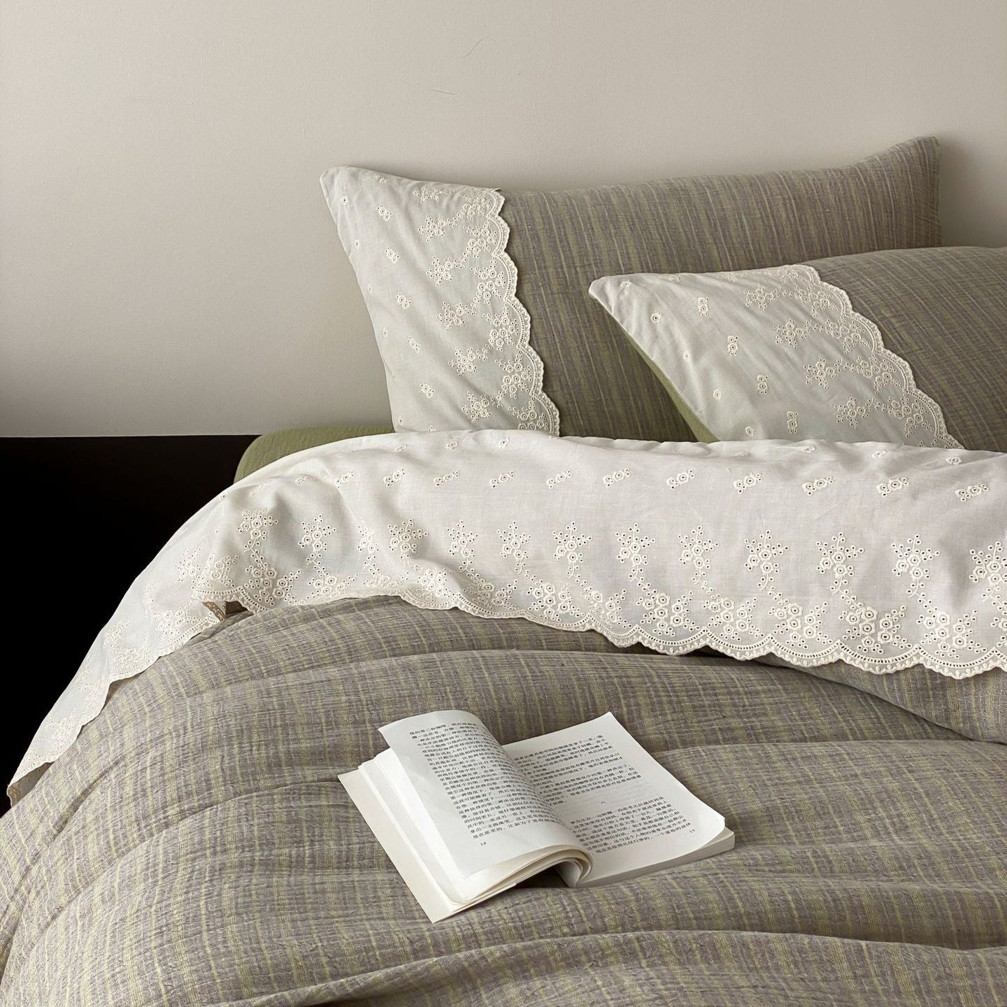 Florence Lace Double Gauze Striped Bedding Set / Brown