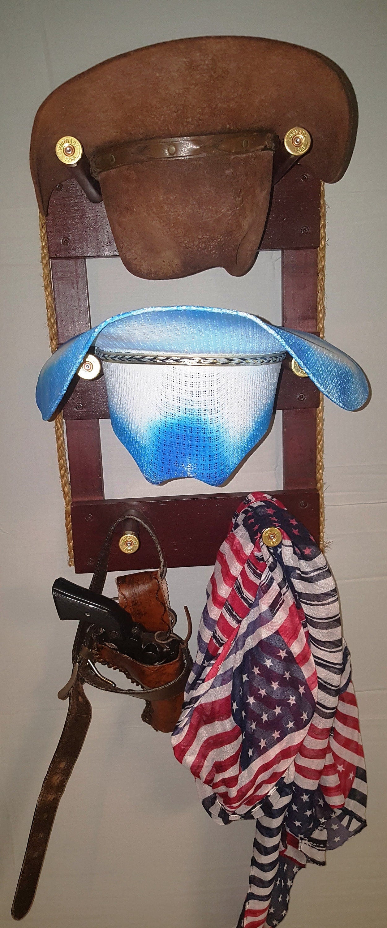 The 2-Hatter: Vertical Wall-Hanging Western Organization