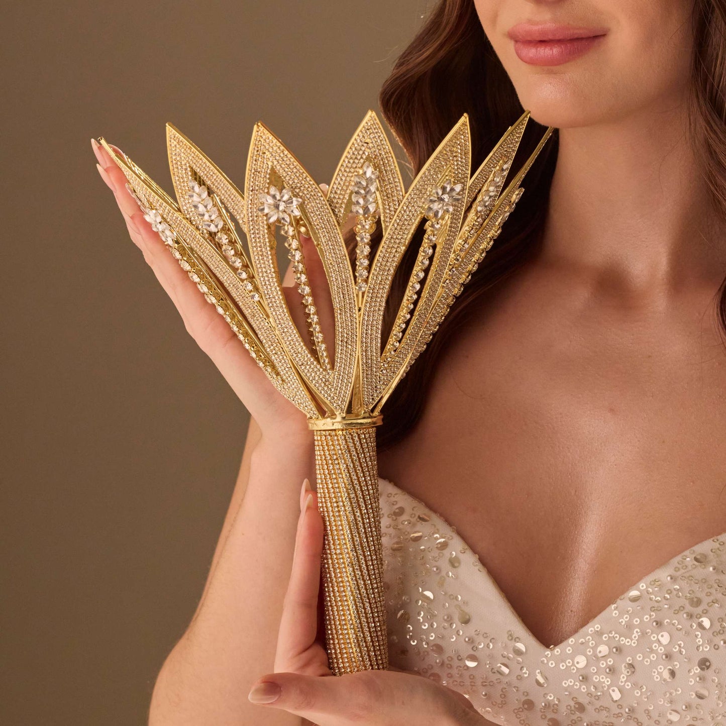 Luxury Gold Quinceañera and Wedding Bouquet Holder