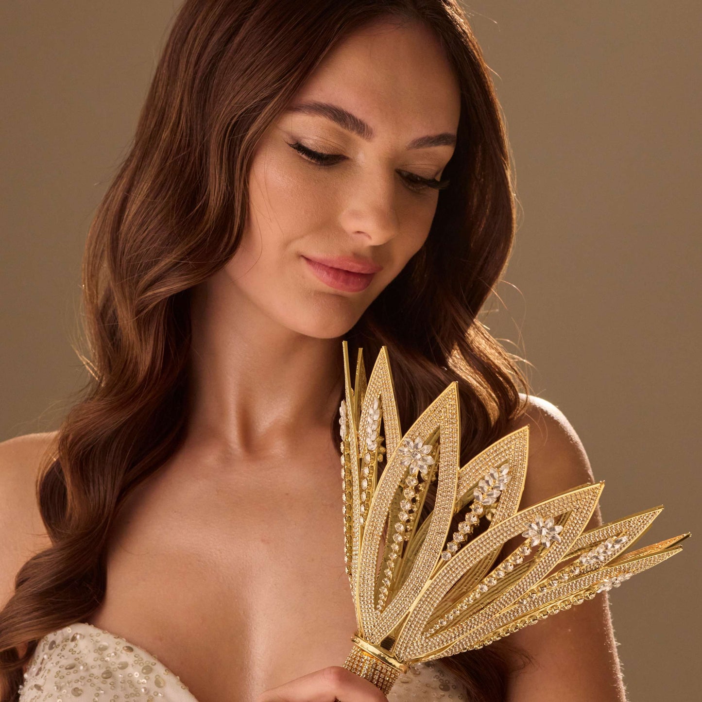 Luxury Gold Quinceañera and Wedding Bouquet Holder