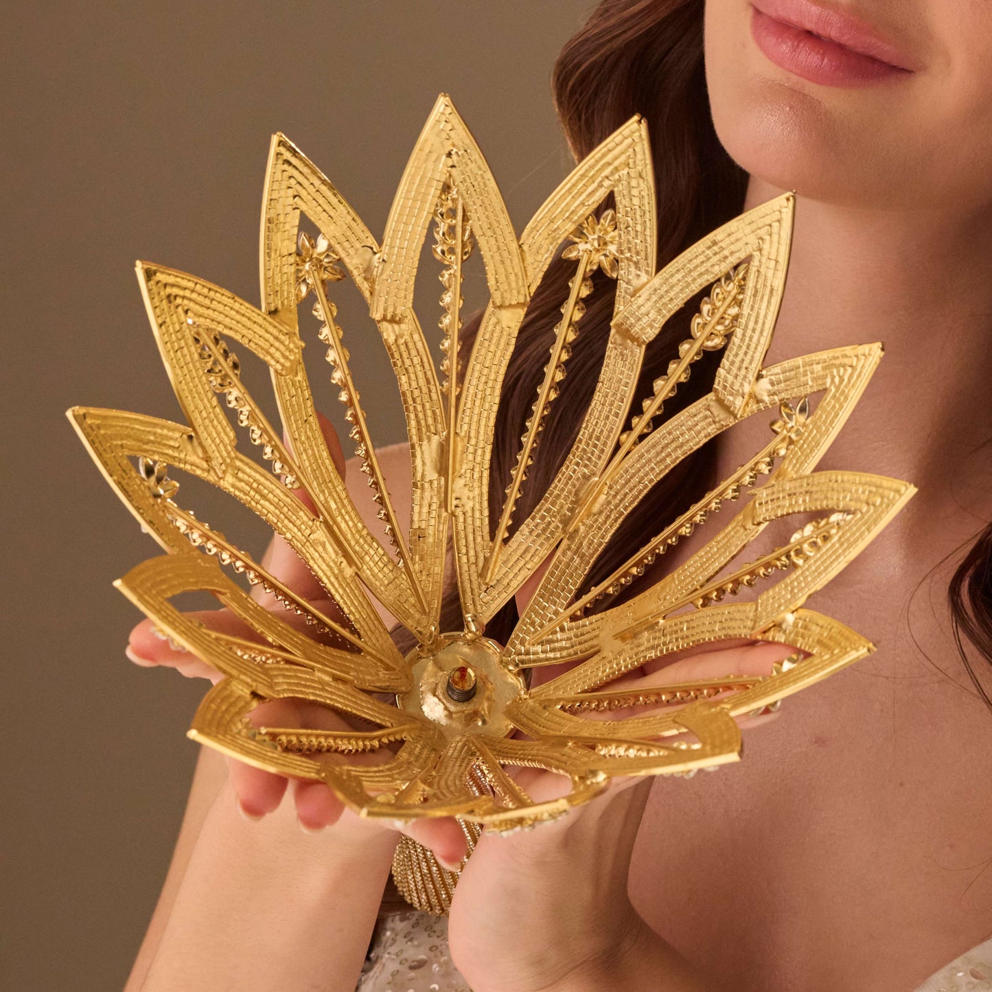 Luxury Gold Quinceañera and Wedding Bouquet Holder