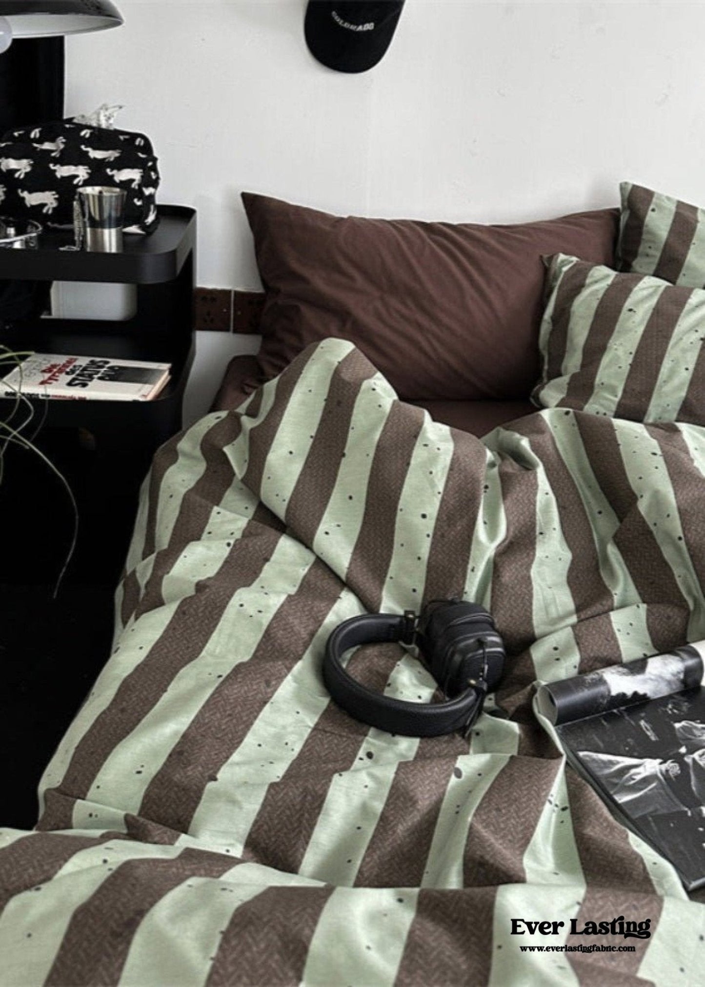 Liam Striped Bedding Set / Brown