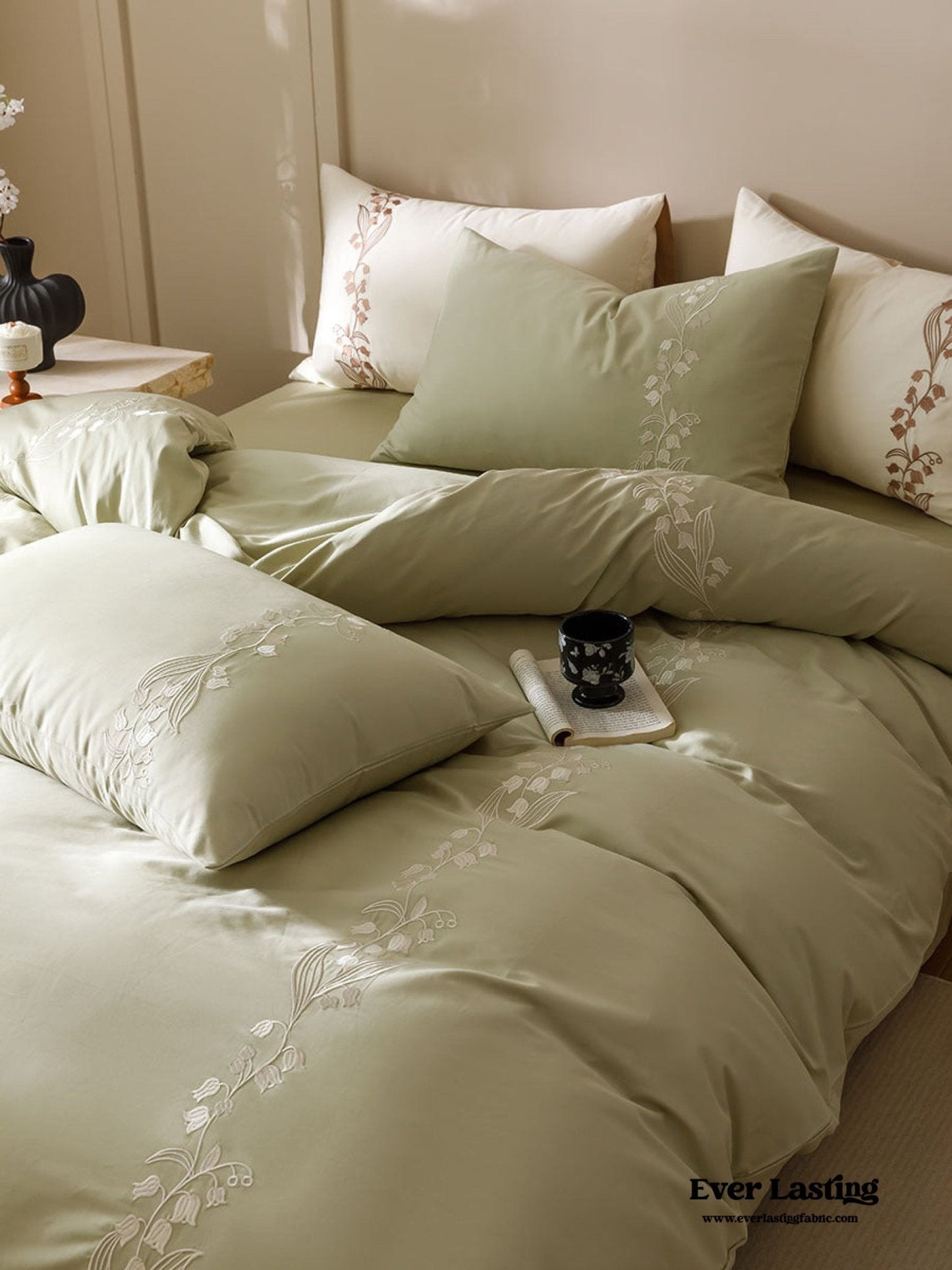 Lily of the Valley Embroidered Silky Bedding Set / Cream