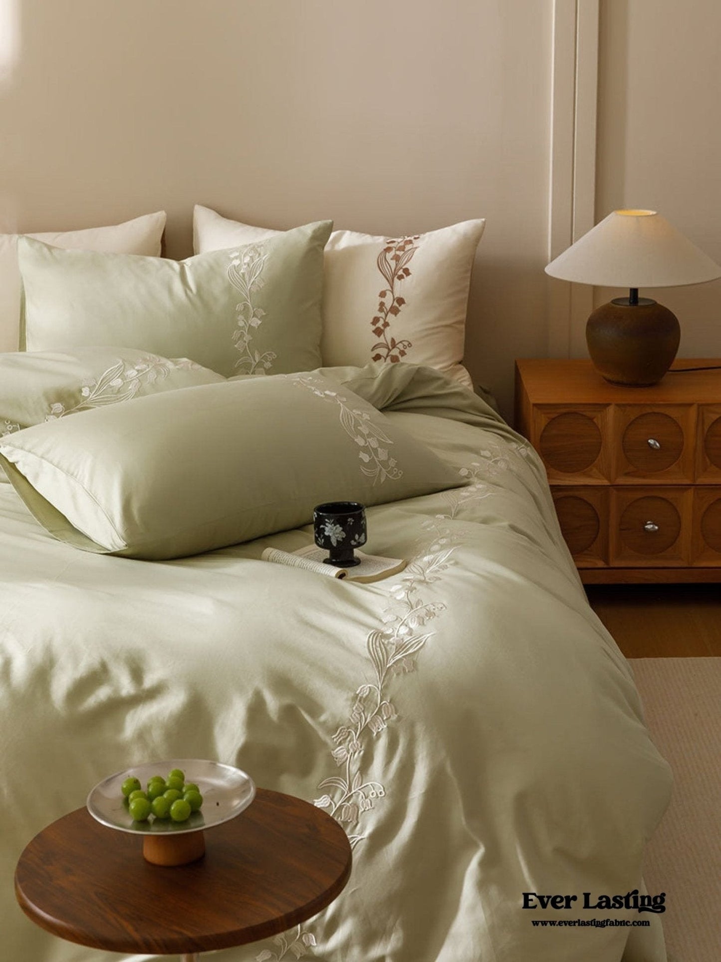 Lily of the Valley Embroidered Silky Bedding Set / Pink