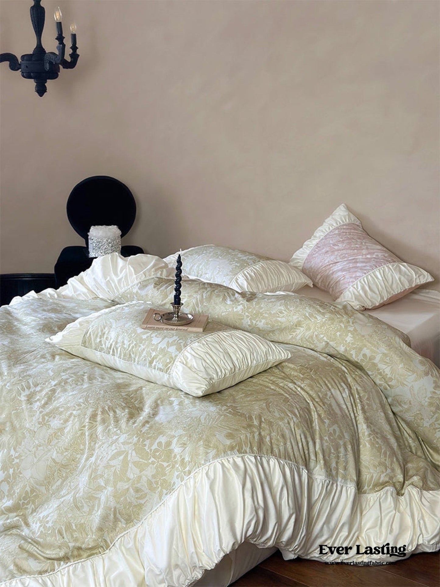 Royal Floral Ruffle Bedding Set / Green