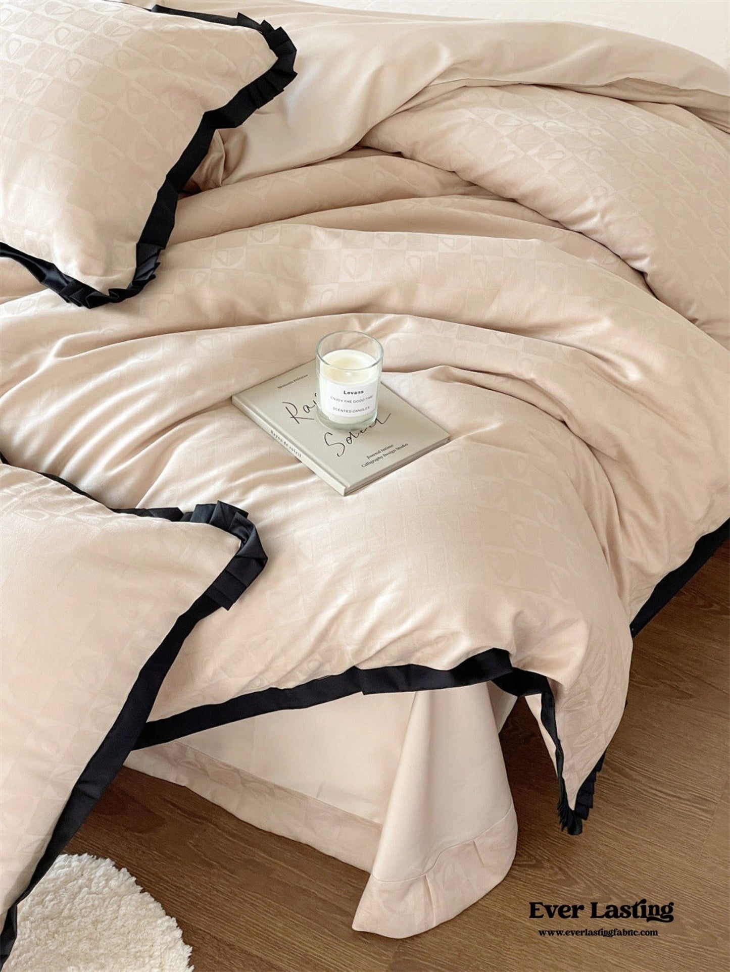 Silky Luxury Heart Textured Bedding Set / Beige