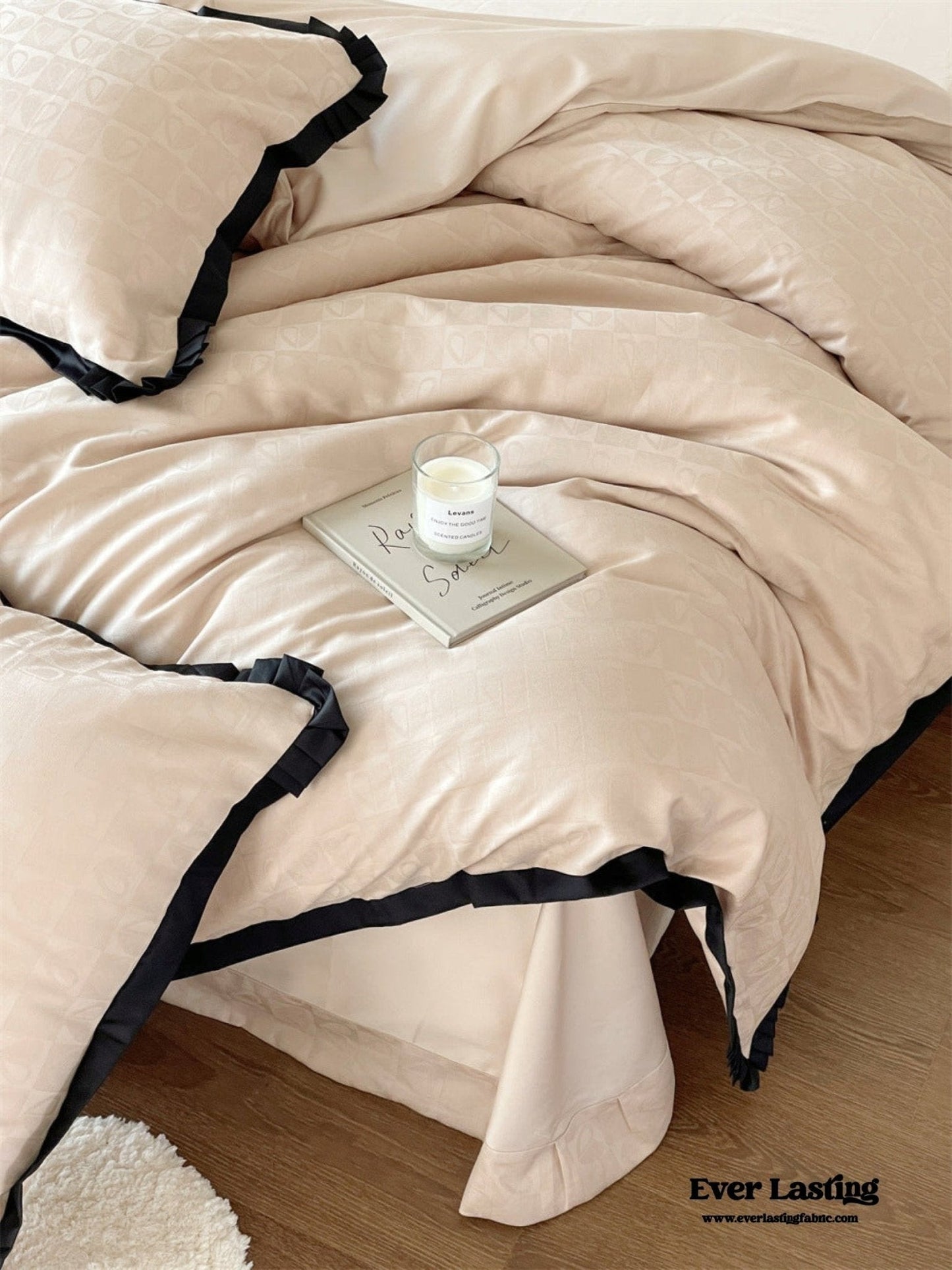 Silky Luxury Heart Textured Bedding Set / Cream