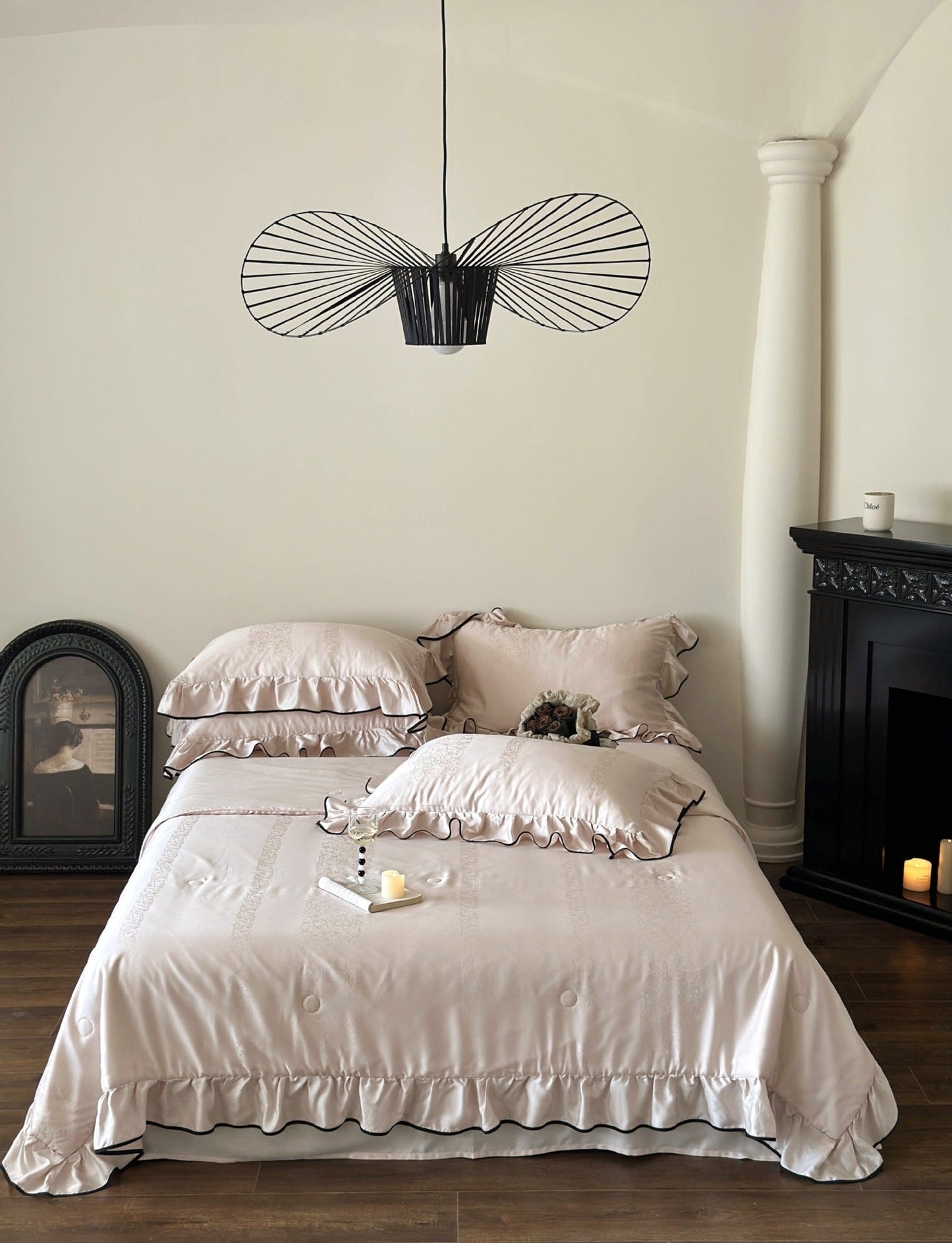 Silky Ruffle Blanket Comforter Set / White