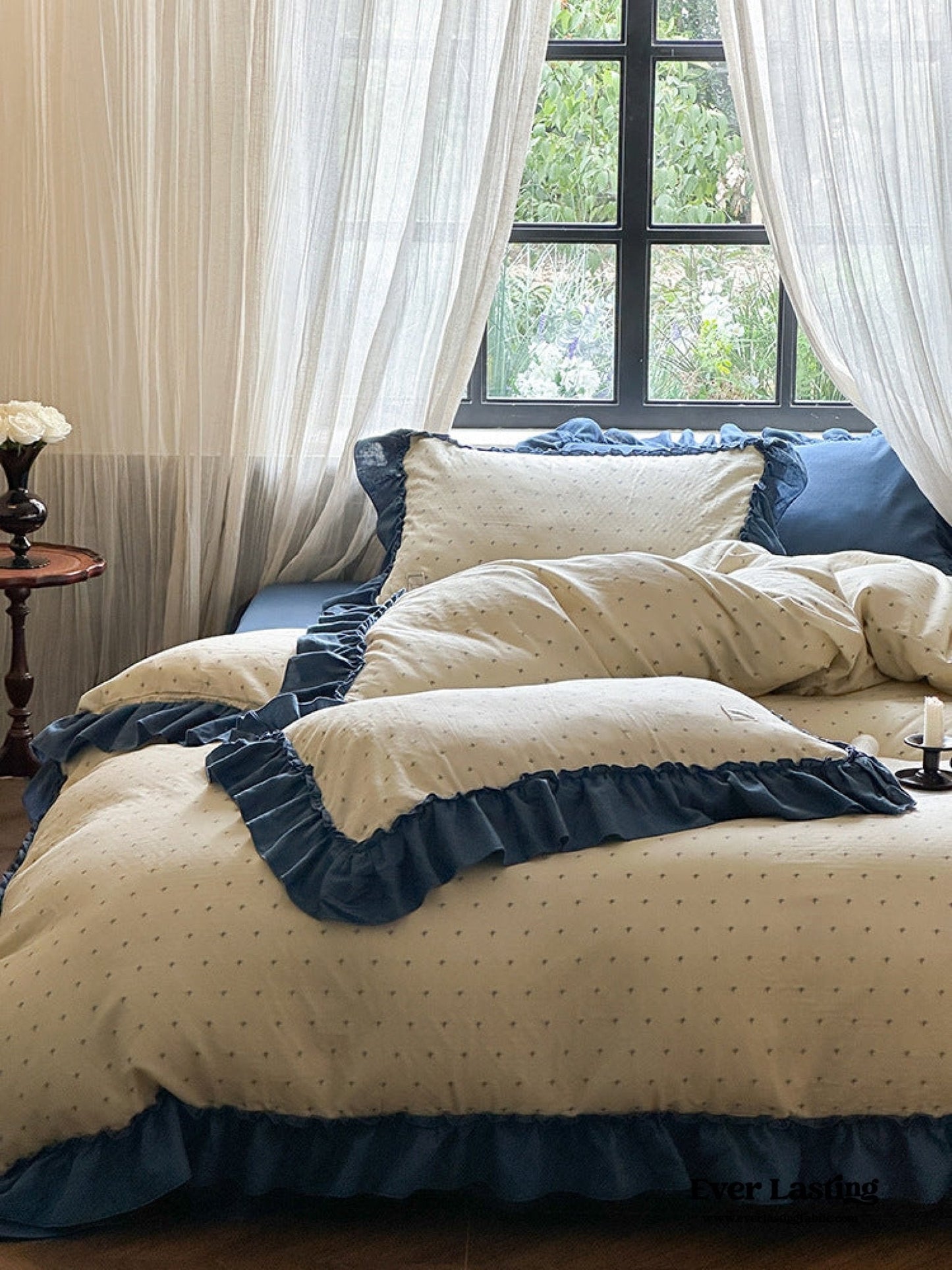 Vivienne Floral Double Gauze Bedding Set / Cobalt Blue