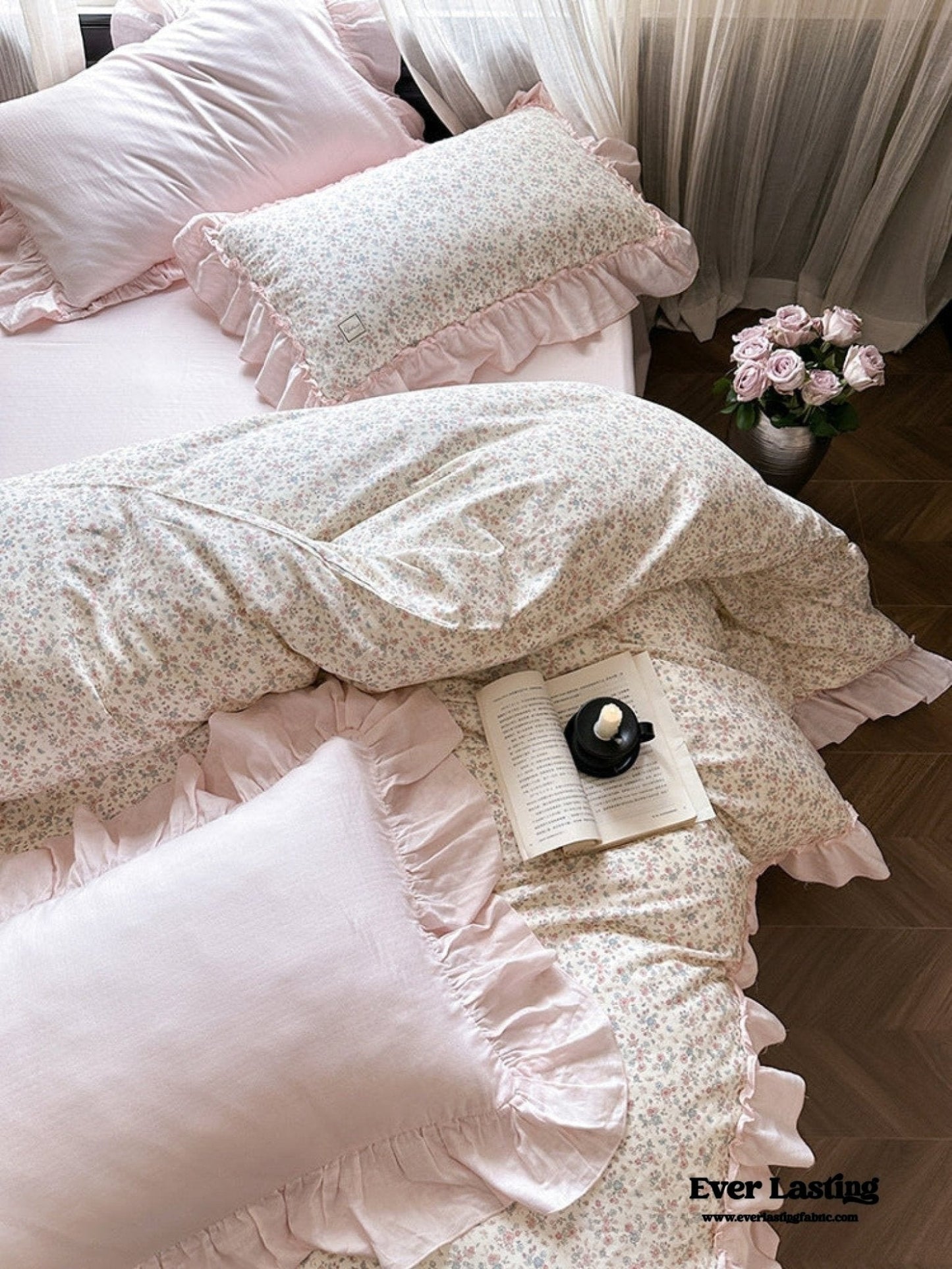 Vivienne Floral Double Gauze Bedding Set / Light Pink