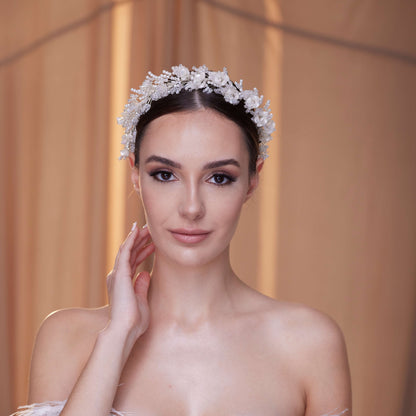 Elegant Bridal Hairband with Pearl
