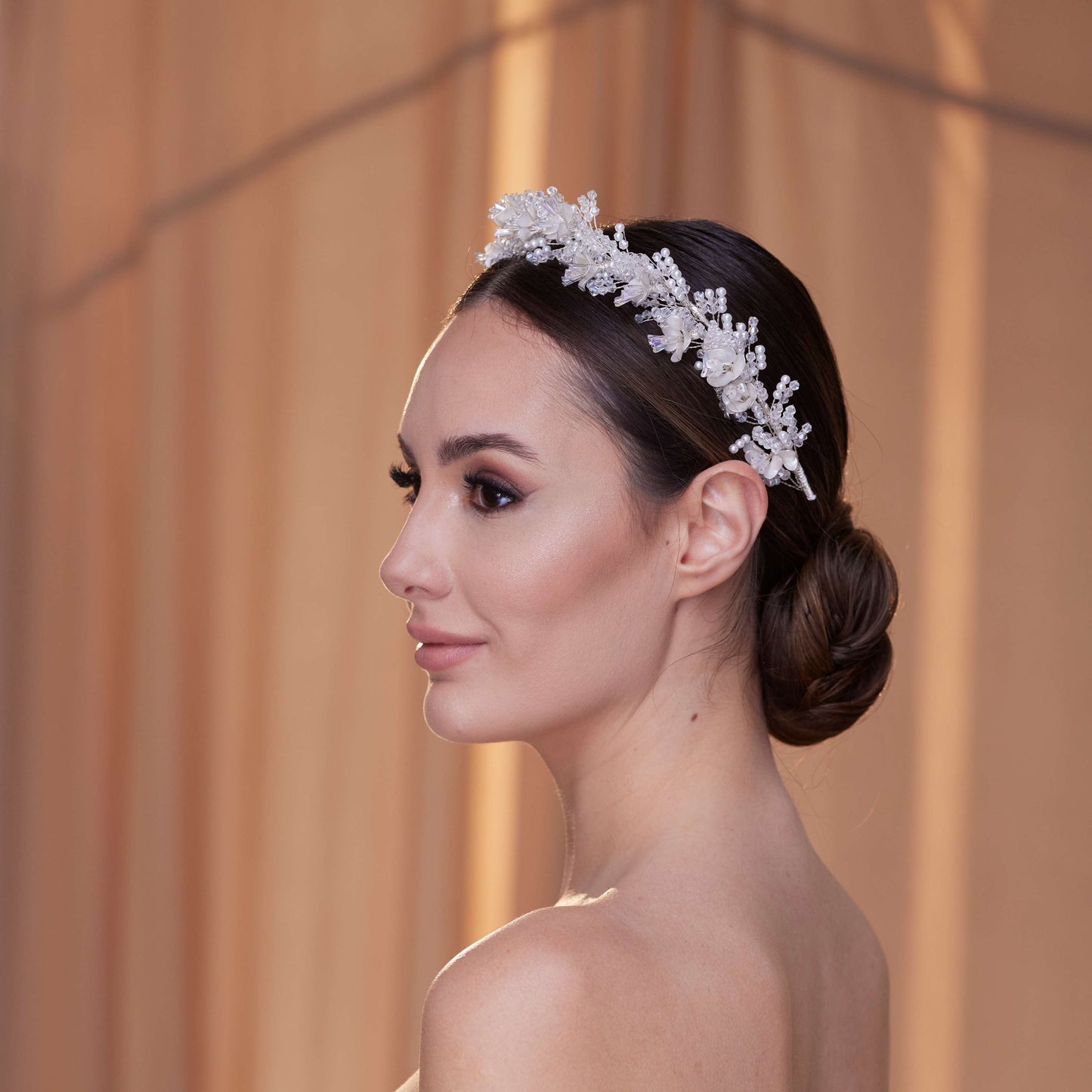 Elegant Bridal Hairband with Pearl