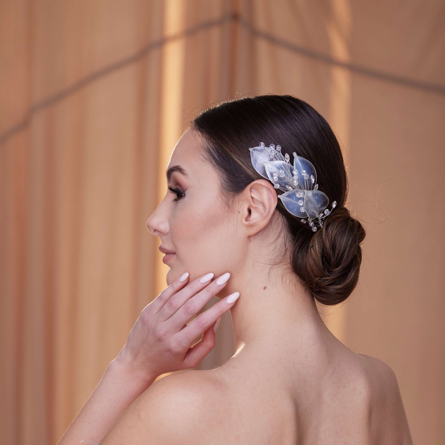 Elegant Resin Leaf and Crystal Beaded Headpiece