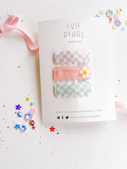 Gingham Daisy Snap Clip Set