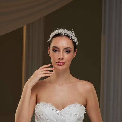 Elegant Bridal Hair Vine with Pearls
