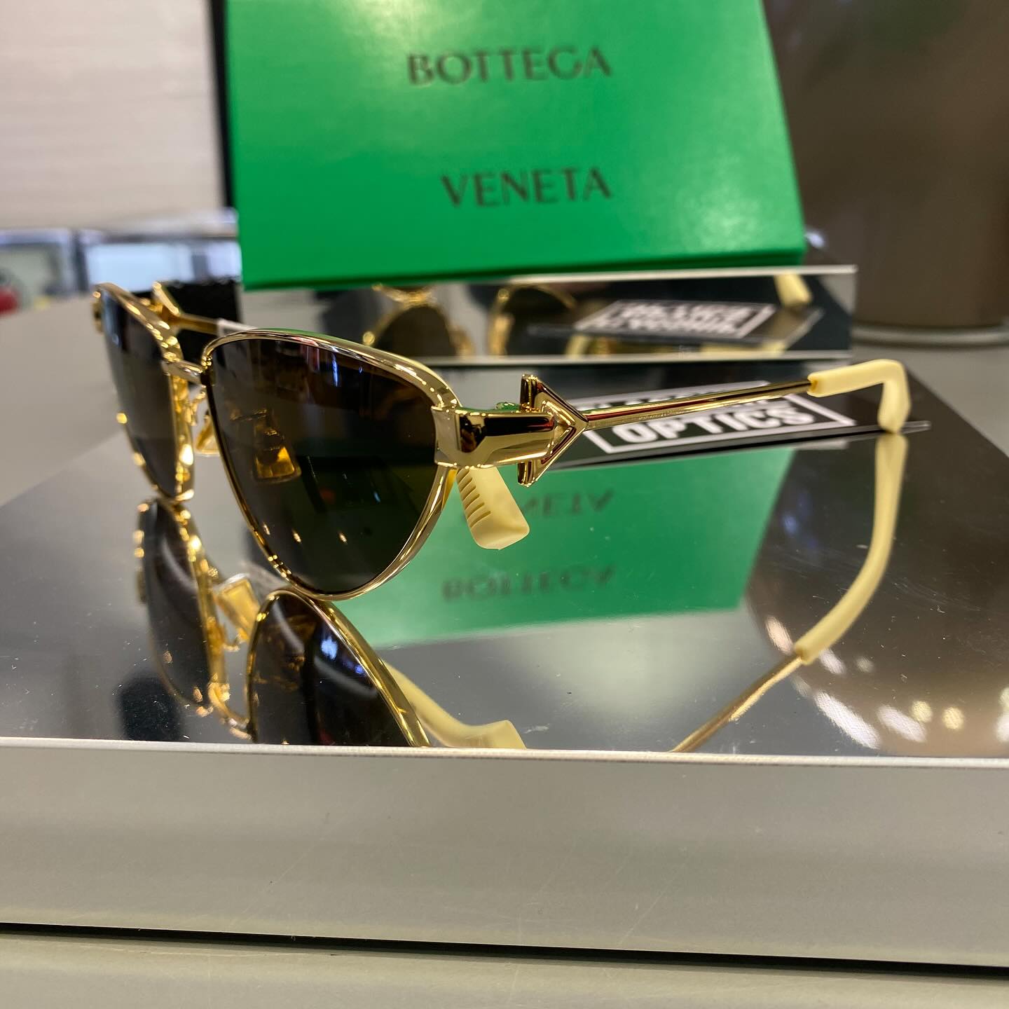 BOTTEGA VENETA BV1186S-002