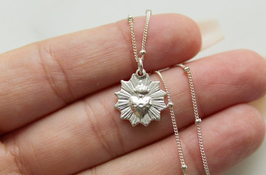 Sacred Heart minimalist scalloped necklace in sterling silver