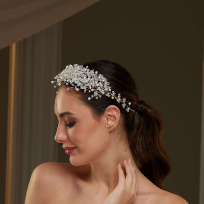 Elegant Bridal Hair Jewelry with Pearls