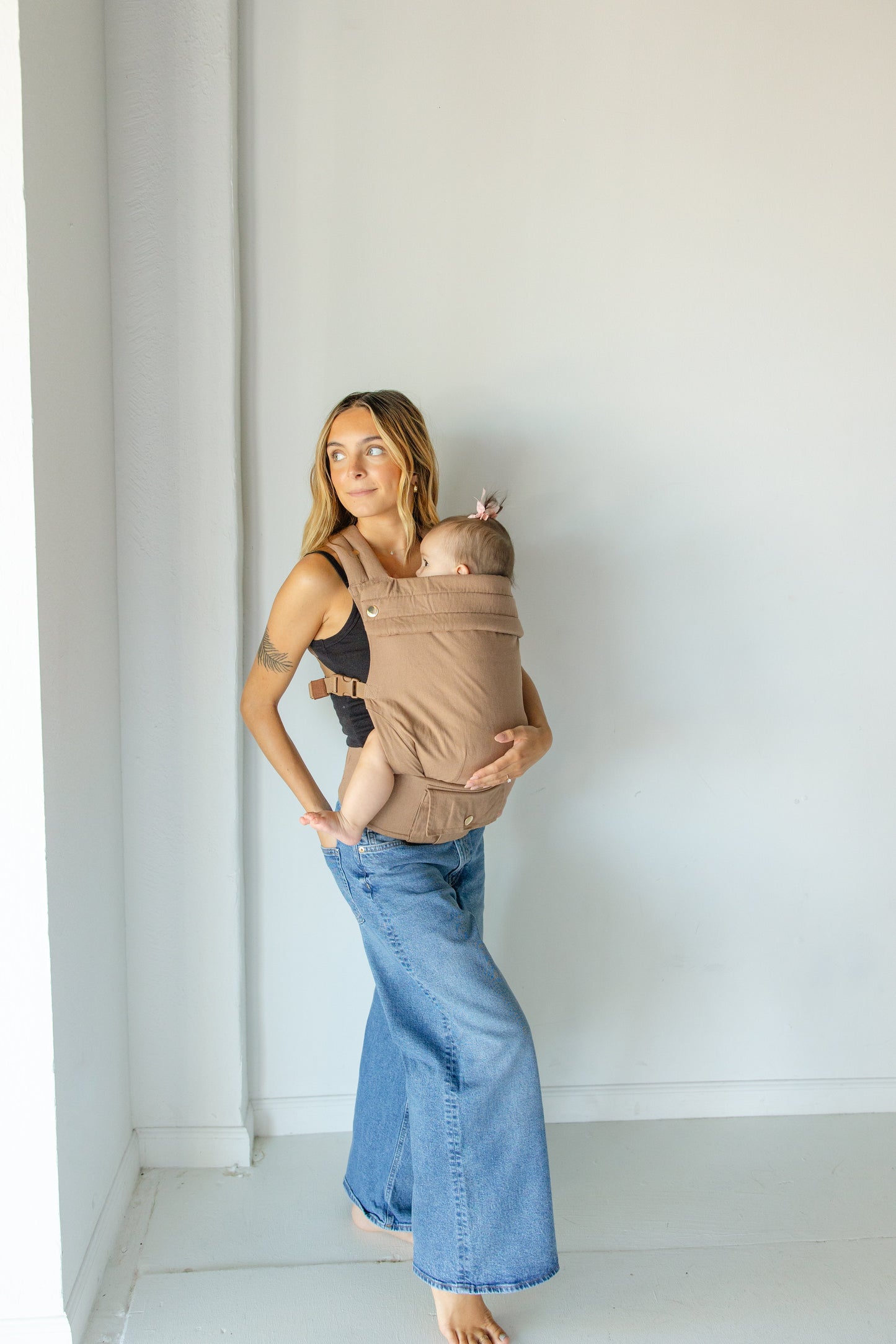 Coco Desert - Baby Carrier With A Pocket