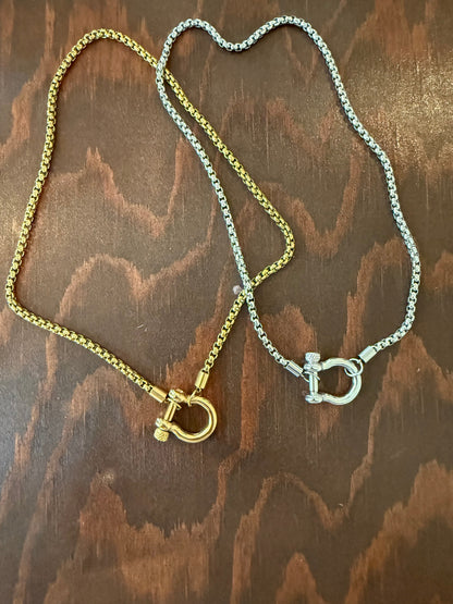 carabiner horseshoe necklace