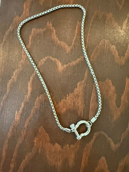 carabiner horseshoe necklace