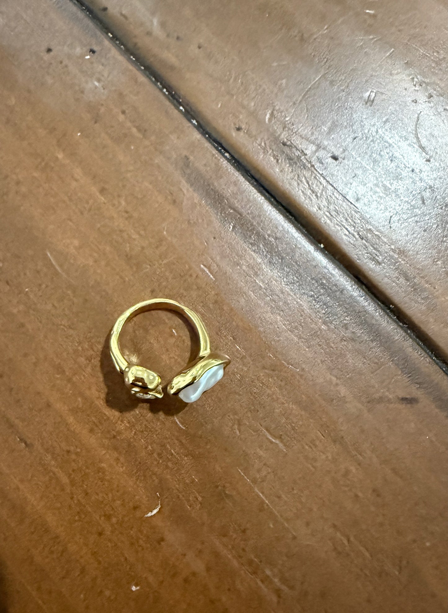 vintage style waterproof pearl ring