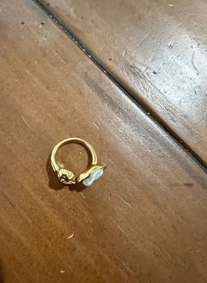vintage style waterproof pearl ring
