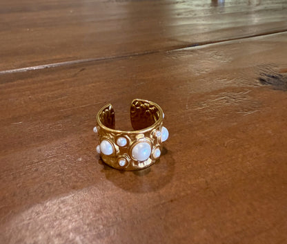 hammered waterproof wide band pearl ring