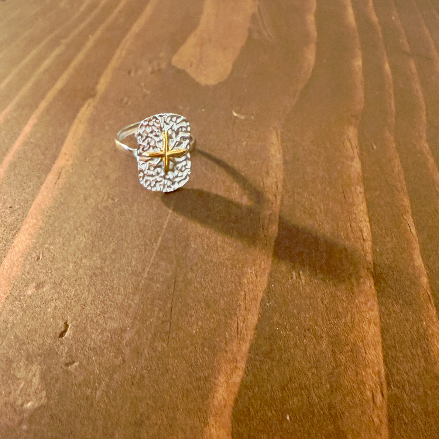 waterproof mixed metal hammered cross ring