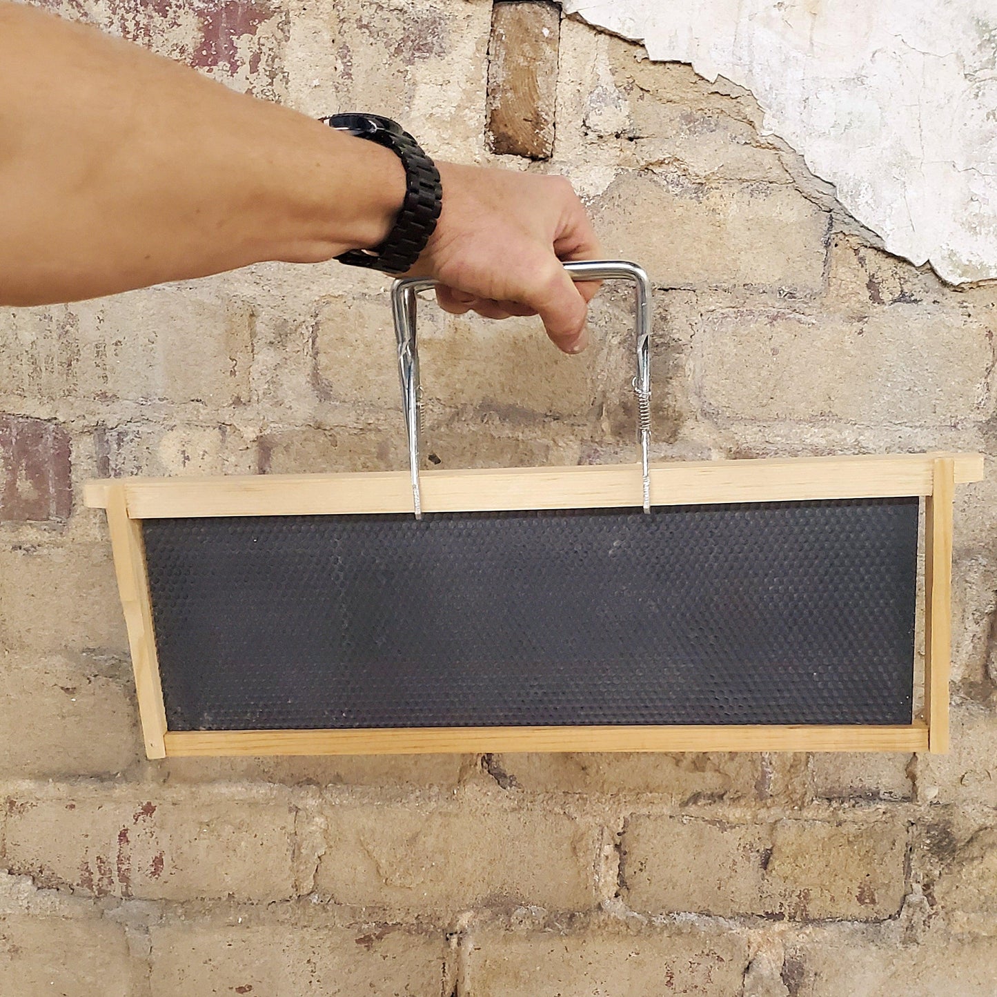 Metal Frame Grip