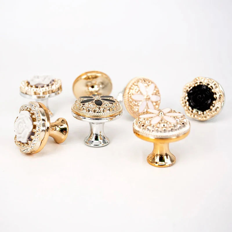 New European Single Hole Handle Gold Luxury Flower Pattern Furniture Cabinet Knobs For Home Wardrobe Door Handles Hardware