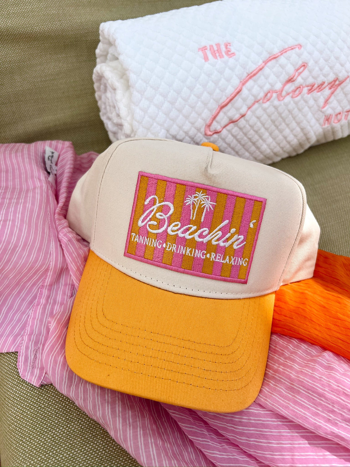 Beachin' - Vintage Trucker Hat