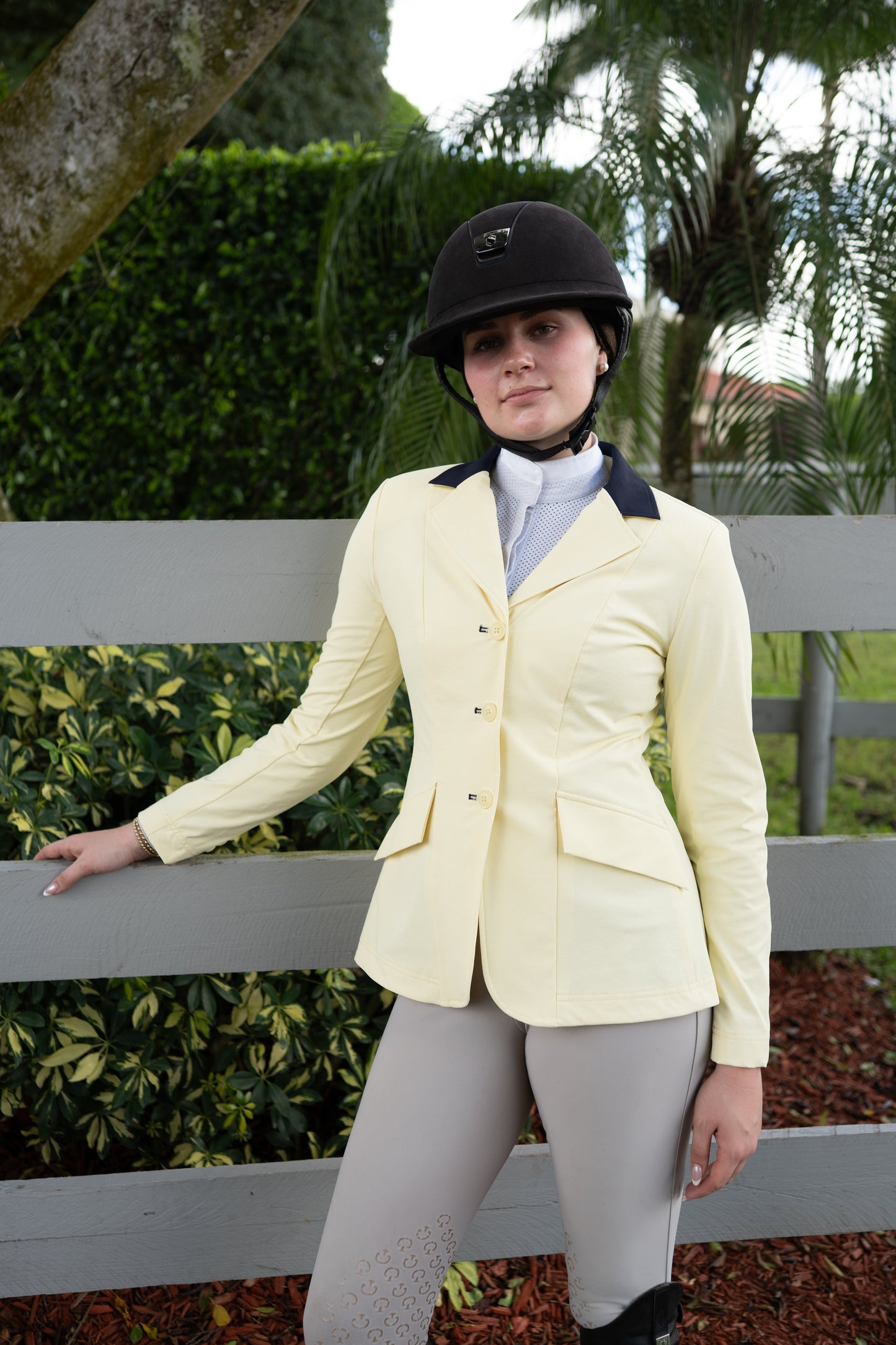 Grand Prix Ladies EQJ 3 Button Show Coat, Butter with Navy Collar