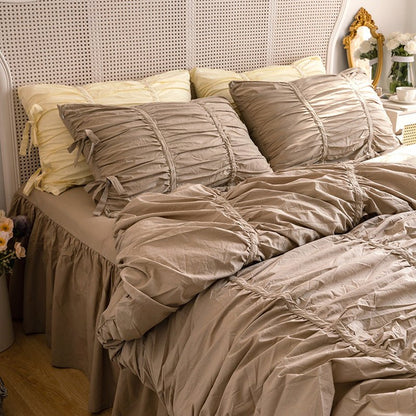 Coquette Ruffle Bedding Set with Ties / Pink