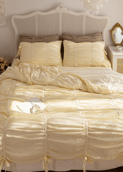 Coquette Ruffle Bedding Set with Ties / Pink