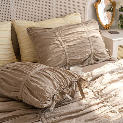 Coquette Ruffle Bedding Set with Ties / Pink