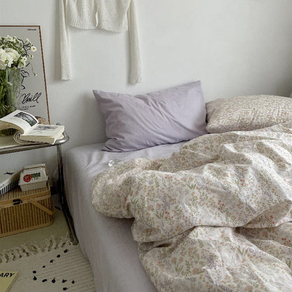 Cottage Floral Bedding Set / Lilac Purple