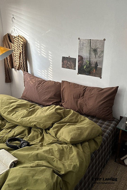 Dark Plaid Goblin Bedding Set
