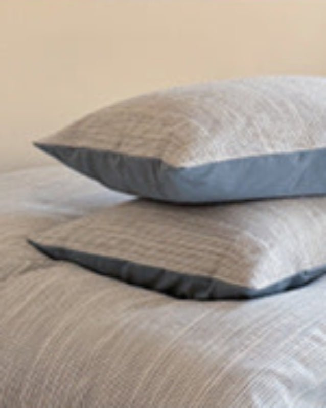 Emma Duo Striped Jacquard Bedding Set / Black